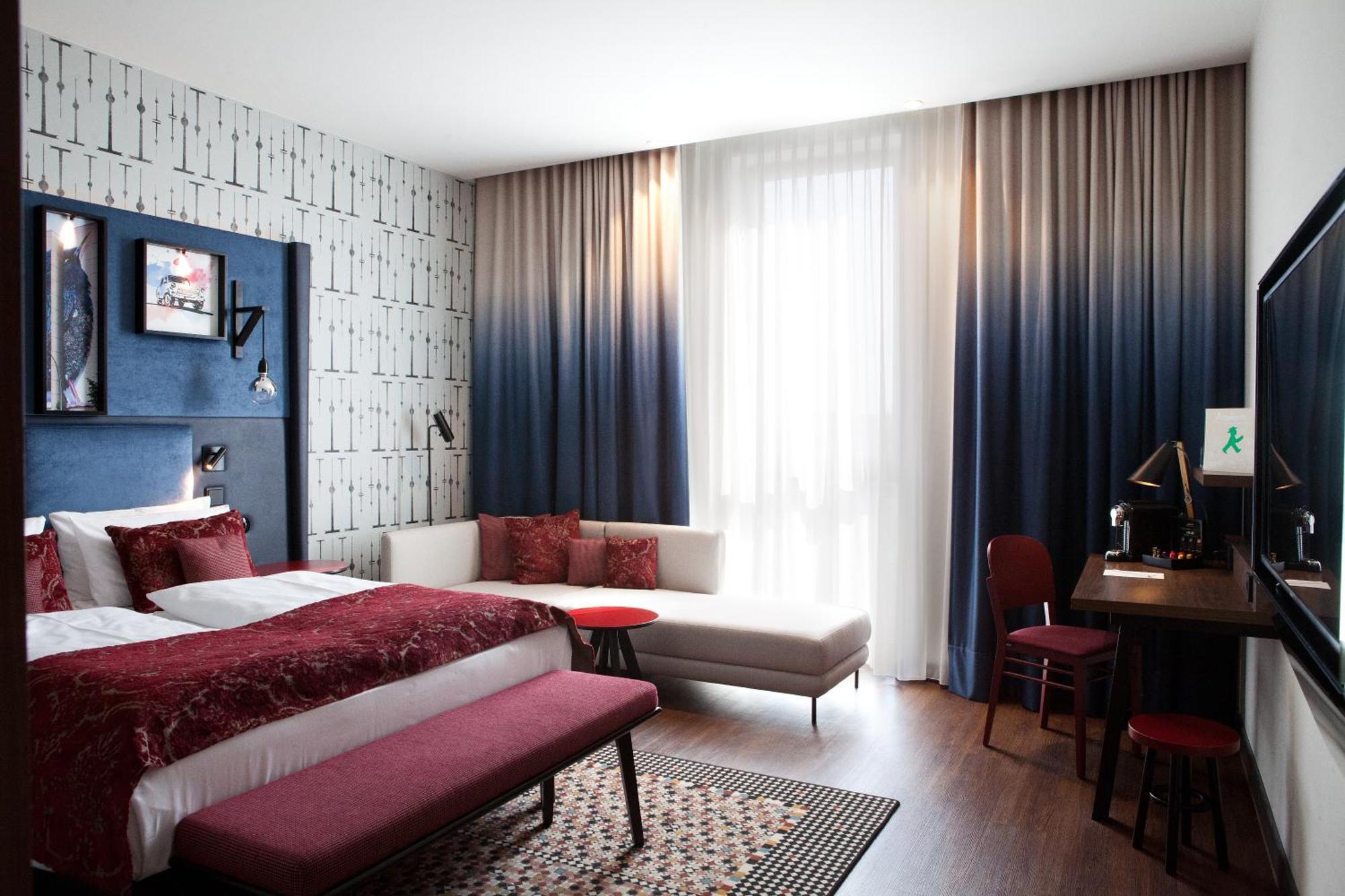 Hotel Indigo Berlin - East Side Gallery Exterior photo
